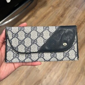 Vtg Gucci Navy and Gray Wallet